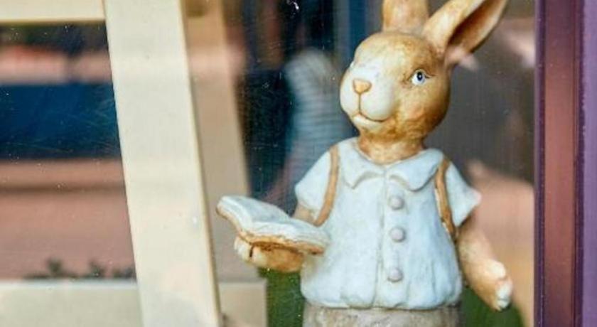 The Rabbit'S Hole Hostel 방콕 외부 사진