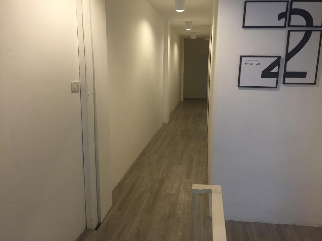 The Rabbit'S Hole Hostel 방콕 외부 사진