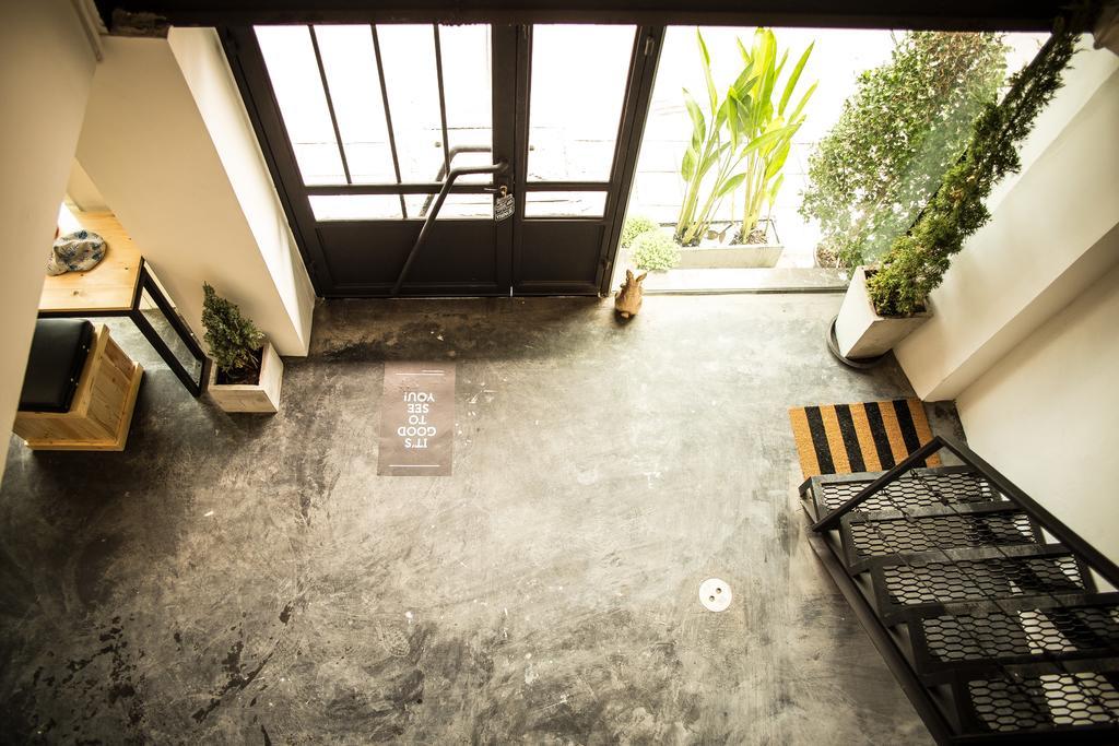 The Rabbit'S Hole Hostel 방콕 외부 사진