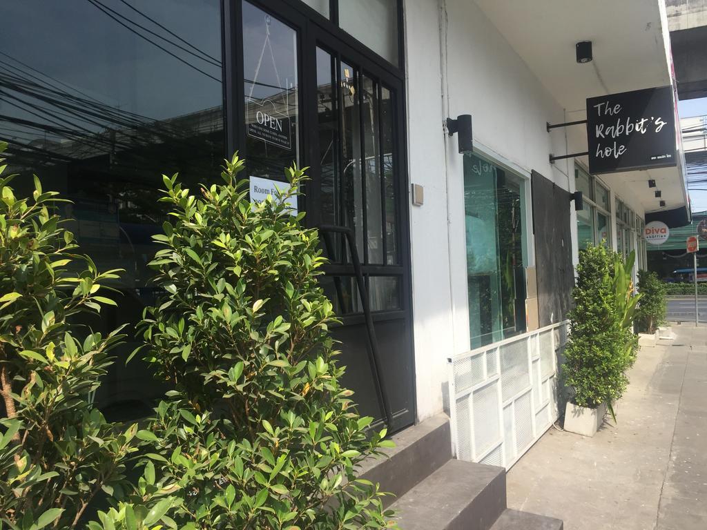 The Rabbit'S Hole Hostel 방콕 외부 사진
