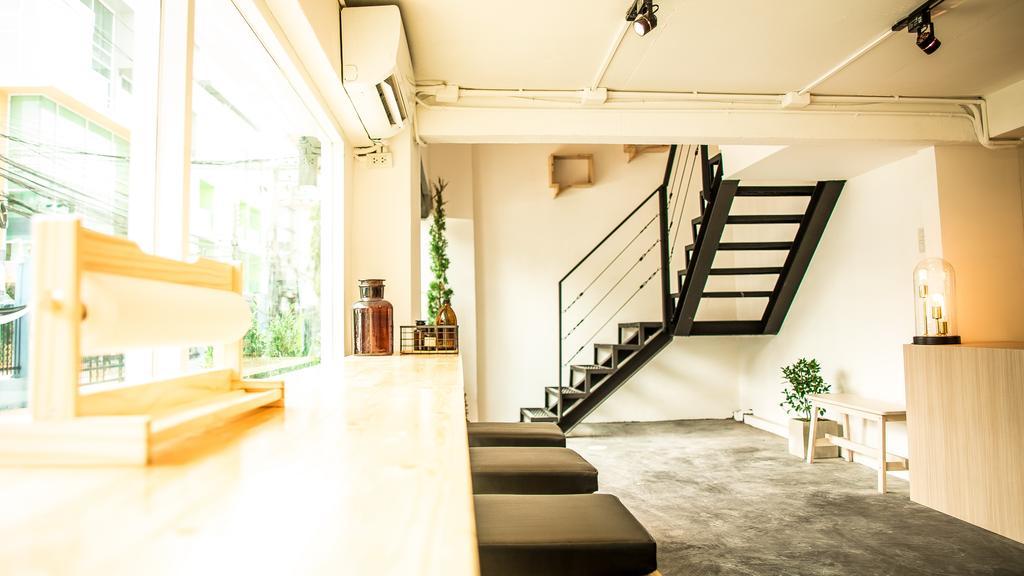 The Rabbit'S Hole Hostel 방콕 외부 사진