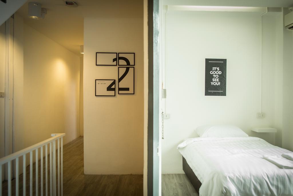 The Rabbit'S Hole Hostel 방콕 외부 사진